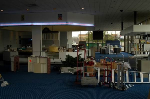 Showcase Cinemas Pontiac 6-12 - April 2003 (newer photo)